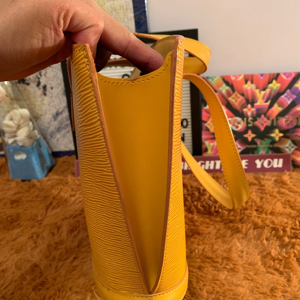 💯 Authentic LV Yellow Epi Leather St Jacques - Picture 9 of 16